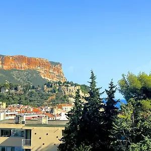 https://la-cigale-du-port.fr-provencehotel.com