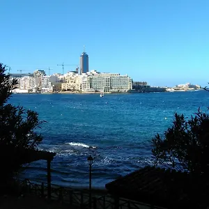 https://ascot-flats.hotelssaintjulians.com