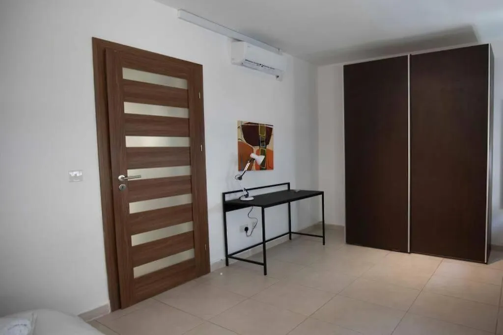 Metrostays Apartament Sliema contacts
